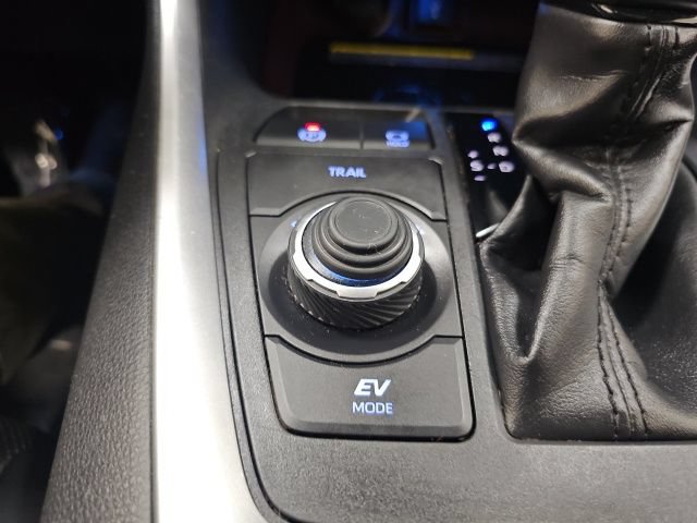 Used 2020 Toyota RAV4 Limited AWD/4WD image 23
