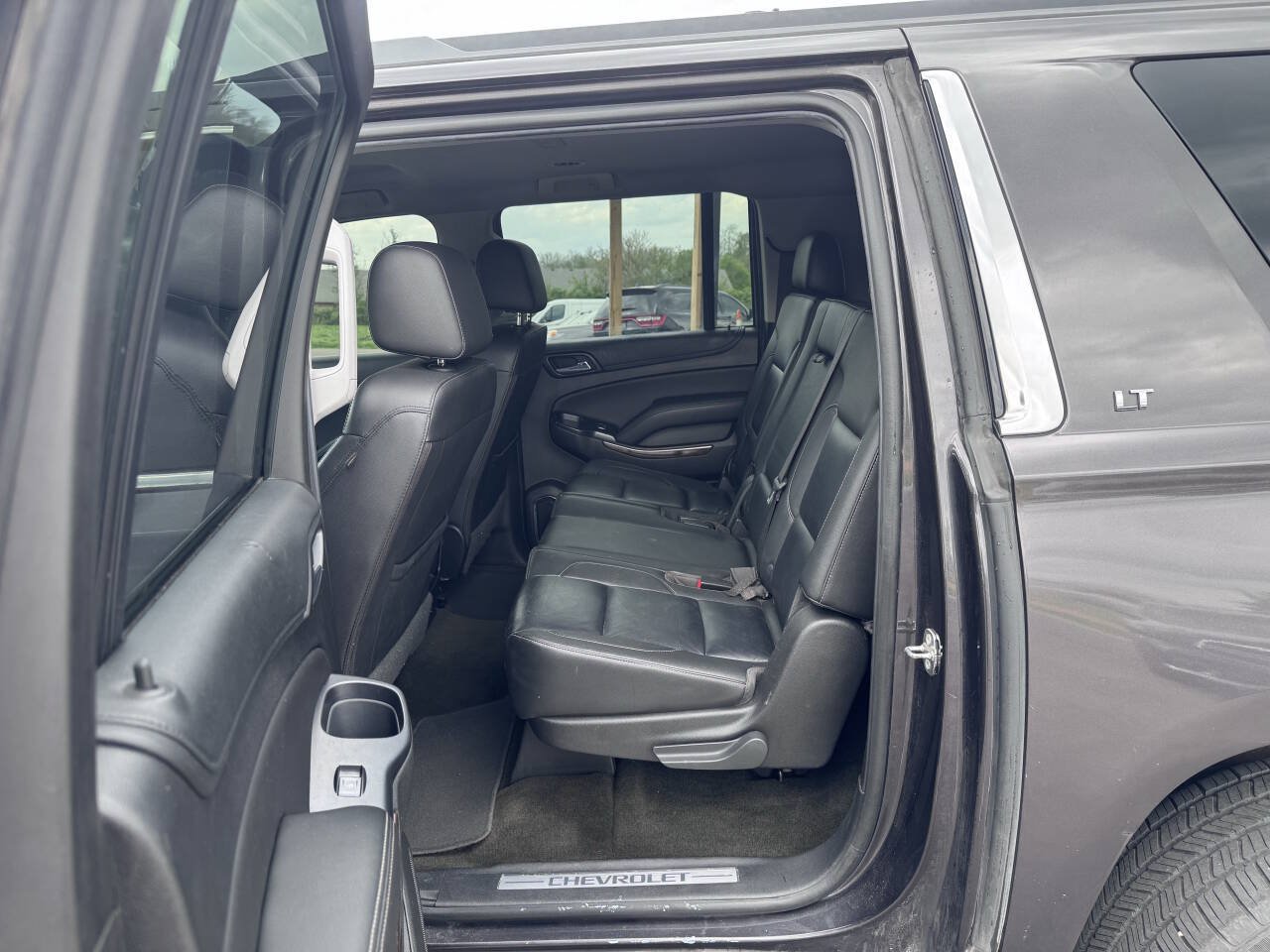 Used 2018 Chevrolet Suburban LT AWD/4WD image 14