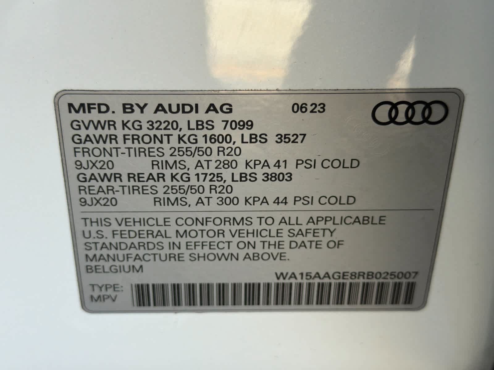Used 2024 Audi Q8 e-tron Premium Plus w/ Premium Plus Package AWD/4WD image 30