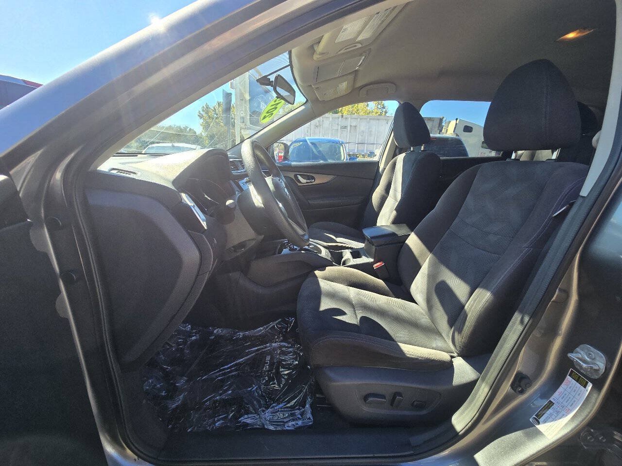 Used 2015 Nissan Rogue SV AWD/4WD image 18