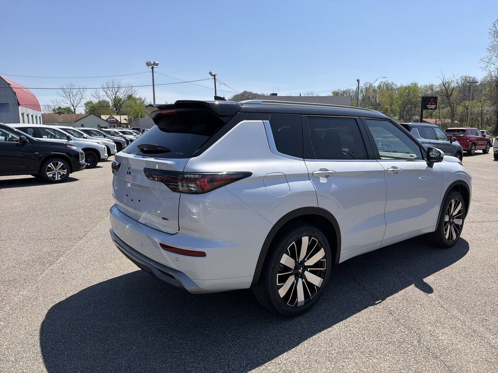 New 2026 Mitsubishi Outlander SEL AWD/4WD image 4