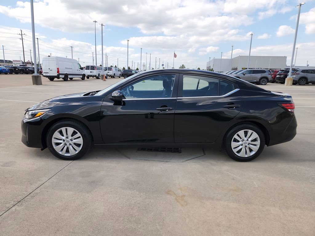 Used 2025 Nissan Sentra S FWD image 8
