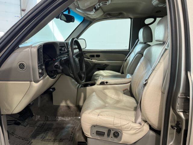 Used 2000 GMC Yukon XL 2500 SLT w/ SLT Marketing Opt Pkg AWD/4WD image 14