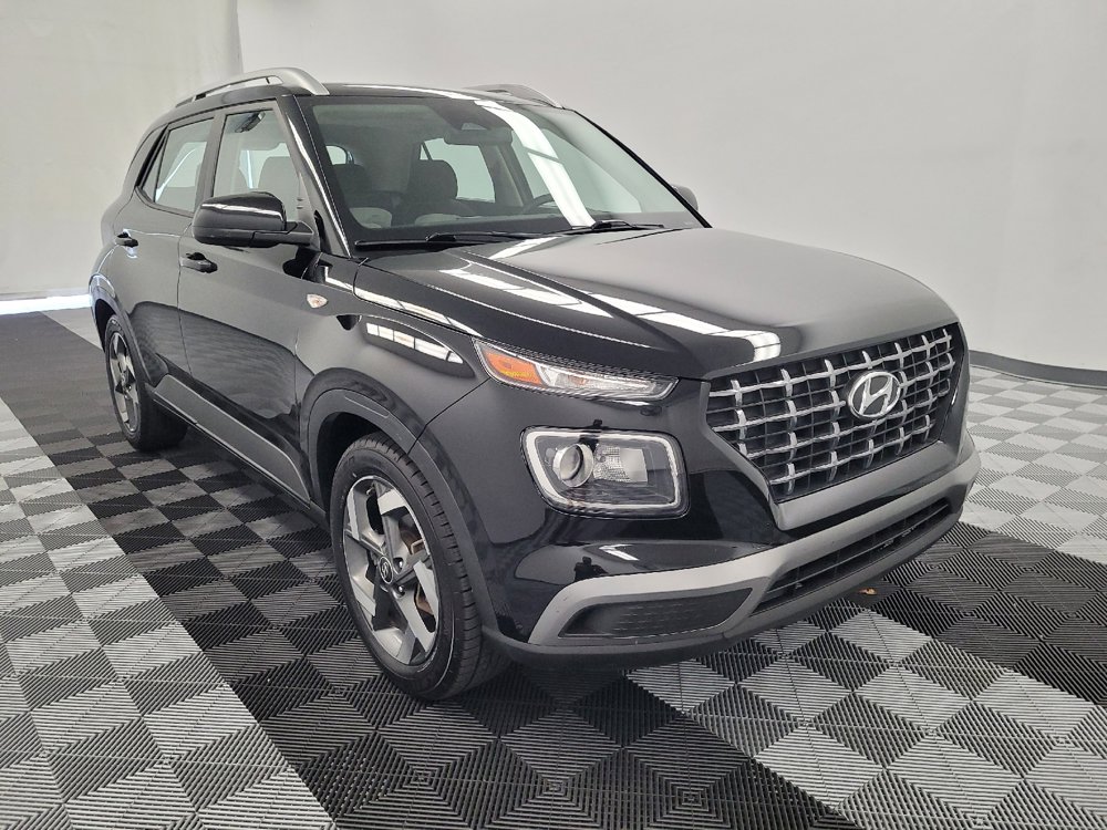 Used 2023 Hyundai Venue SEL FWD image 13