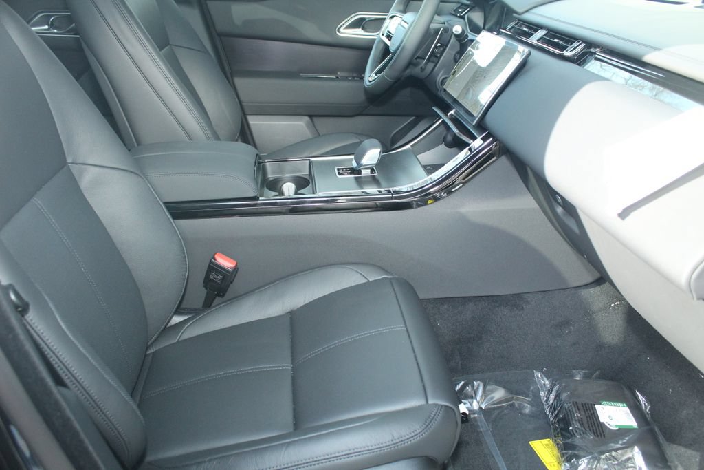 New 2026 Land Rover Range Rover Velar Dynamic SE AWD/4WD image 3