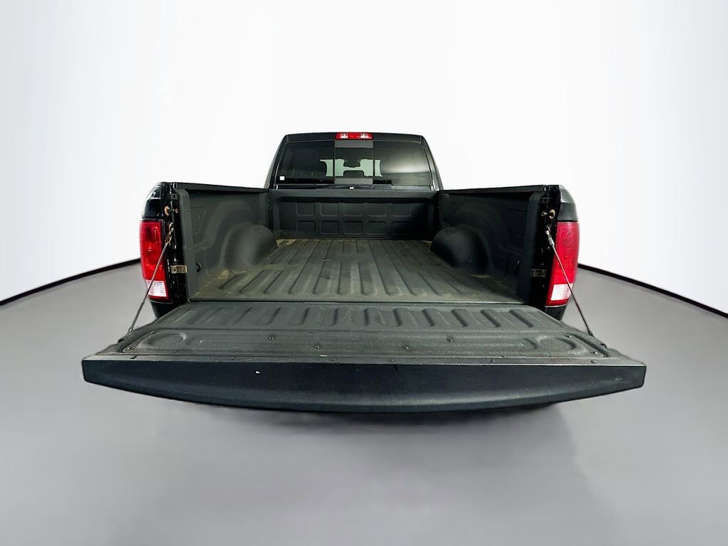 Used 2016 RAM 2500 Big Horn w/ Black Appearance Group image 29