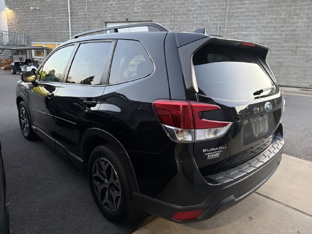 Used 2021 Subaru Forester Premium AWD/4WD image 4