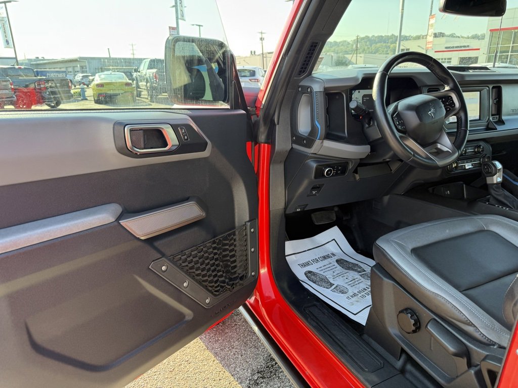 Used 2023 Ford Bronco Black Diamond image 13