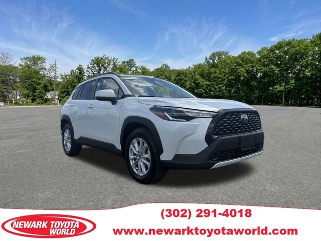 Used 2023 Toyota Corolla Cross LE AWD/4WD image 1