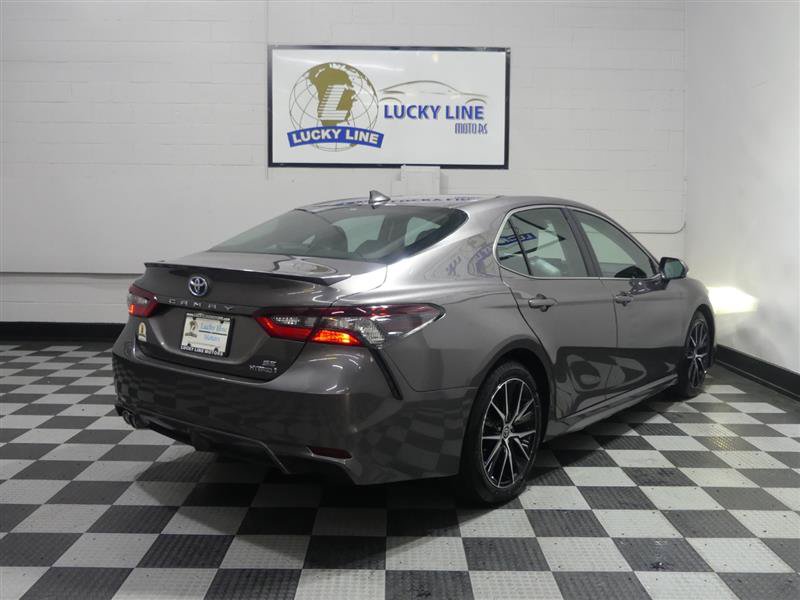 Used 2022 Toyota Camry SE w/ Cold Weather Package FWD image 10