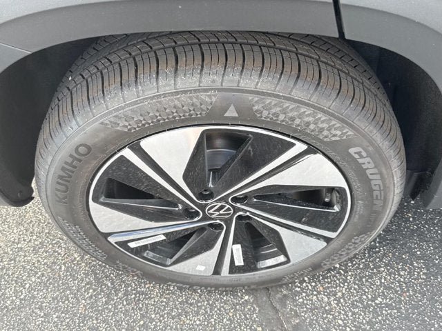 New 2026 Volkswagen Taos SE AWD/4WD image 4