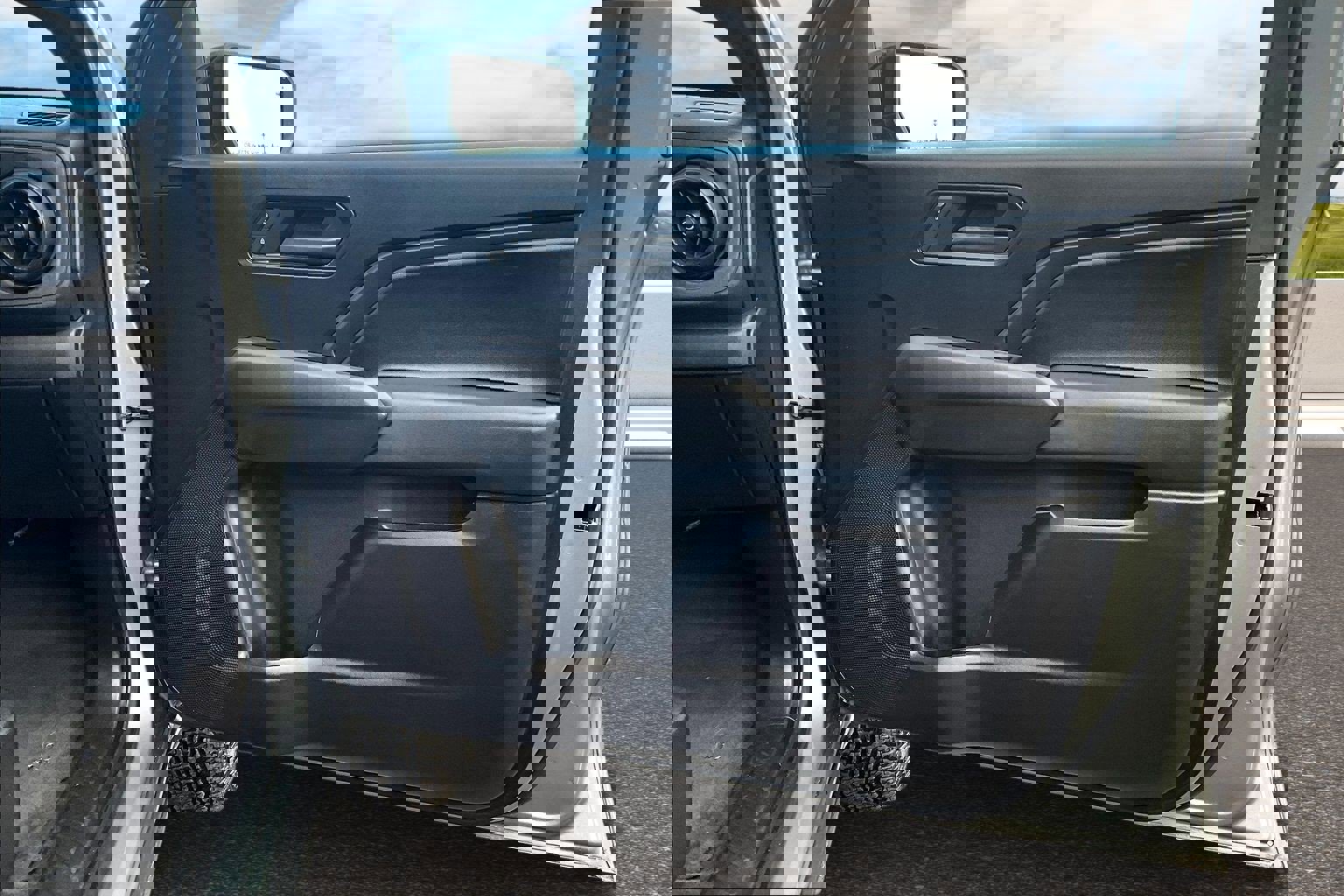 Used 2024 Chevrolet Colorado Trail Boss w/ Safety Package image 20