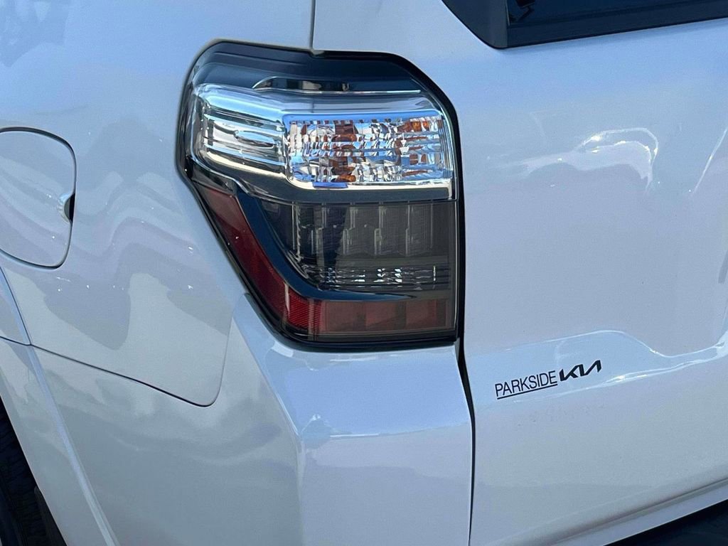 Used 2014 Toyota 4Runner SR5 Premium image 36