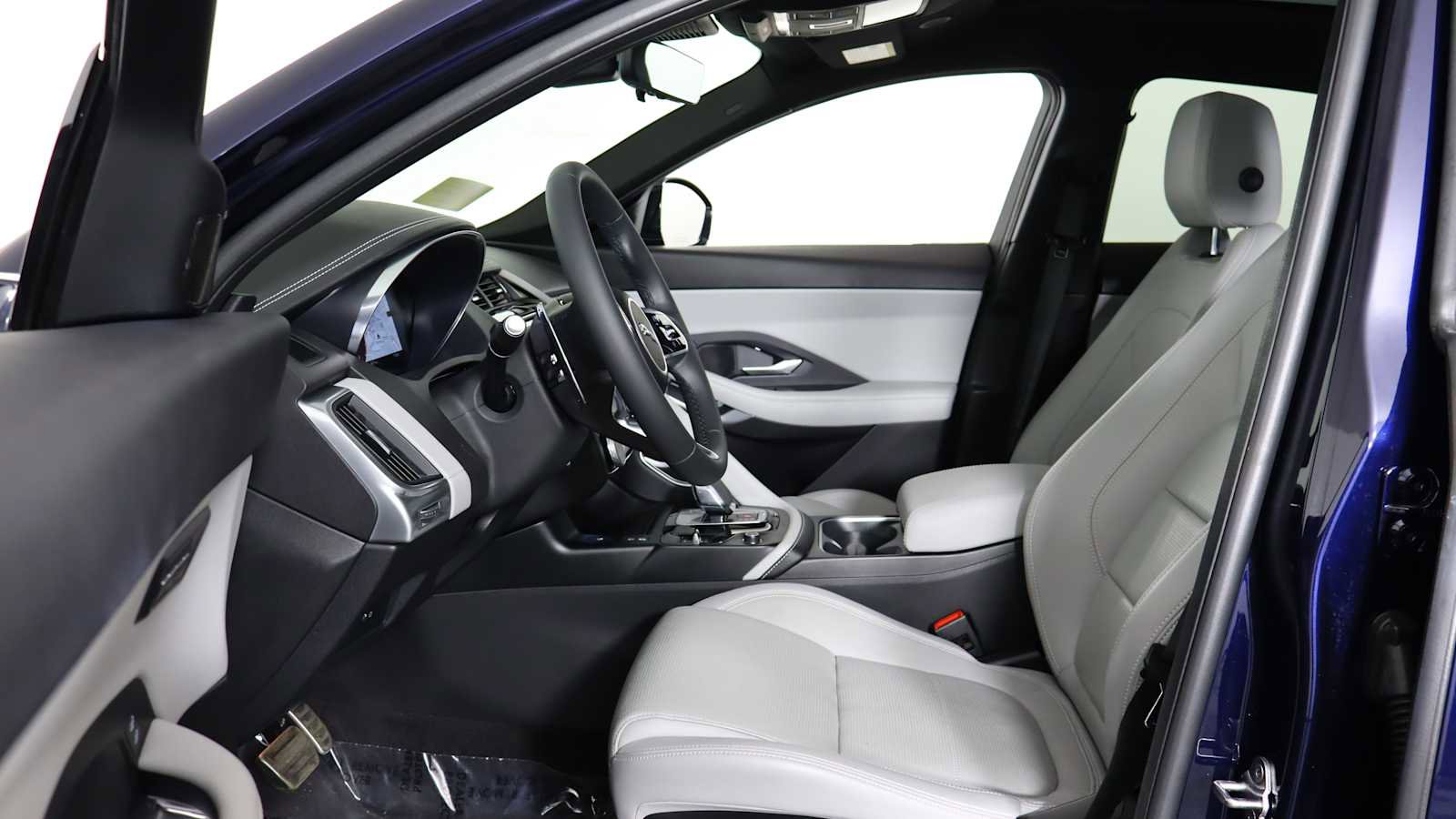 Used 2024 Jaguar E-PACE R-Dynamic SE image 11