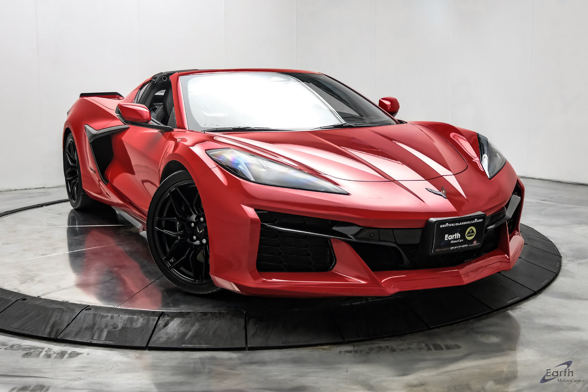 Used 2024 Chevrolet Corvette Z06 RWD image 33