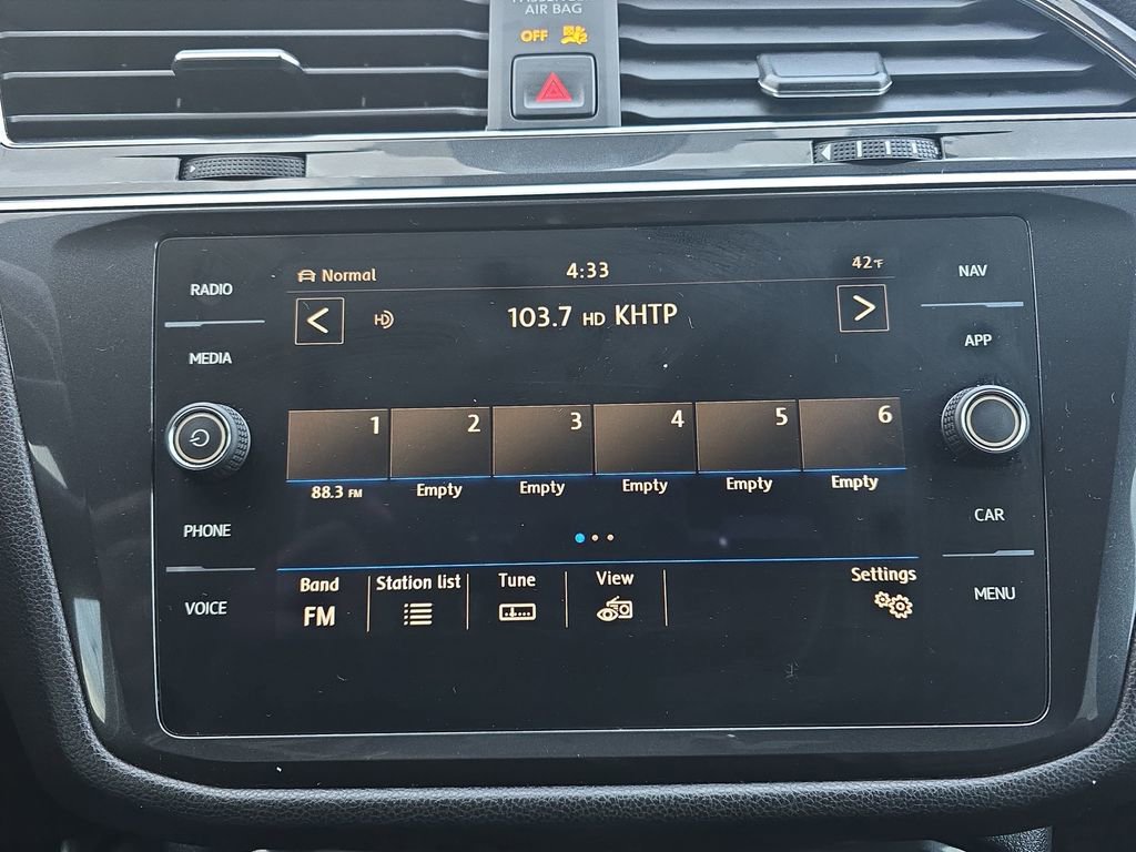 Used 2019 Volkswagen Tiguan S image 21