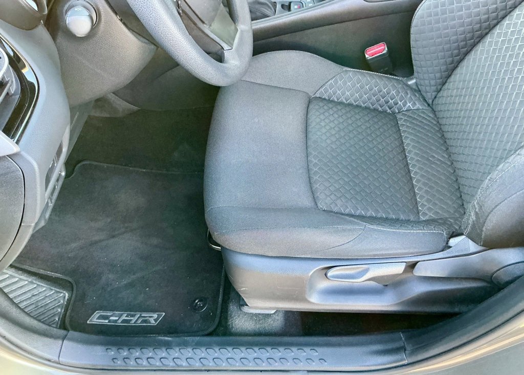 Used 2021 Toyota C-HR LE image 37