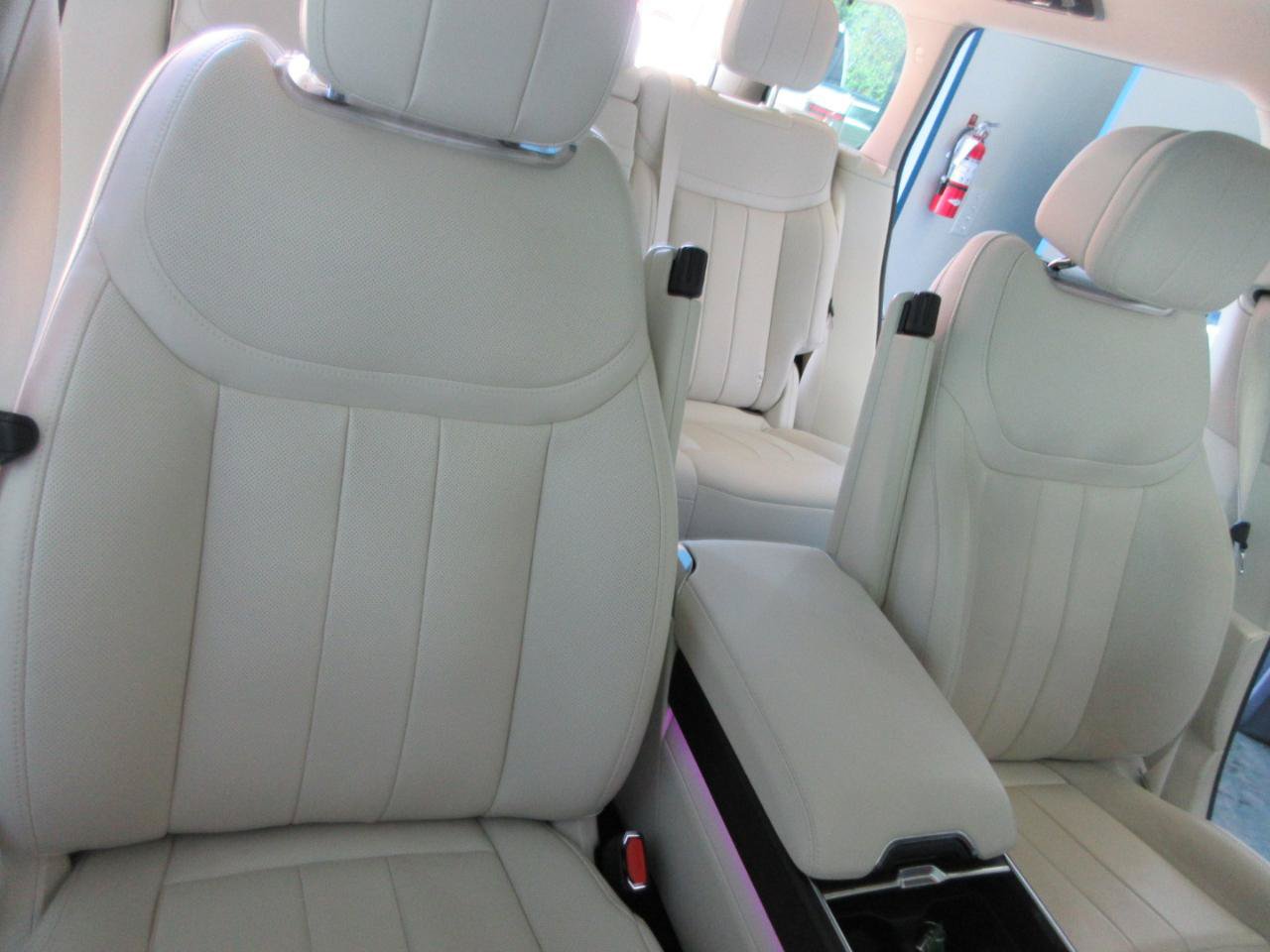 Used 2023 Land Rover Range Rover SE AWD/4WD image 29