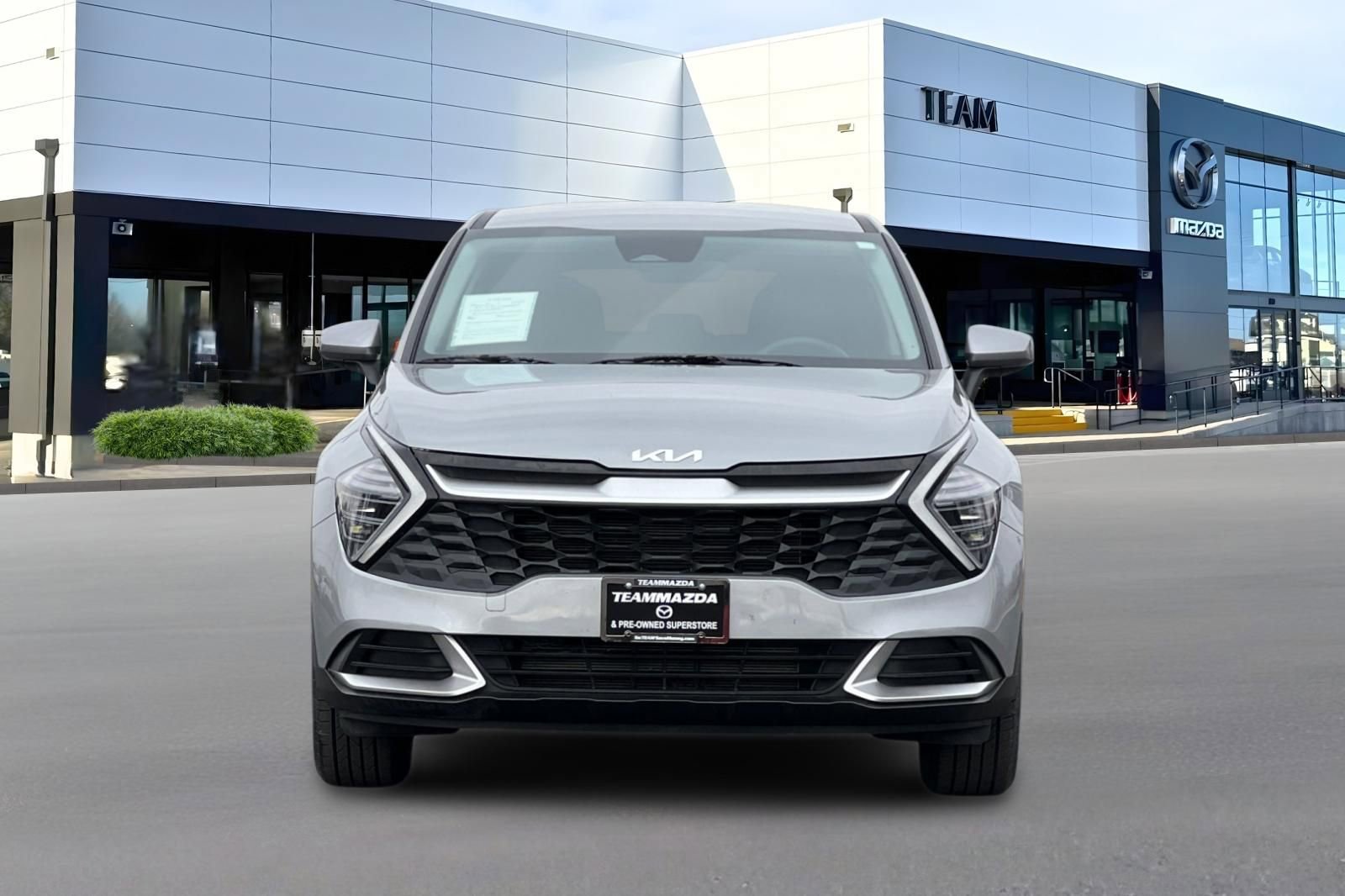 Used 2024 Kia Sportage LX image 6