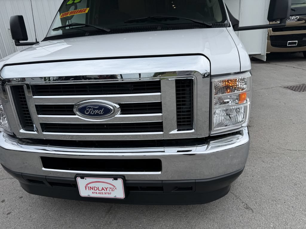 Used 2023 Ford E-450 and Econoline 450 Super Duty w/ Motorhome Prep Package RWD image 22