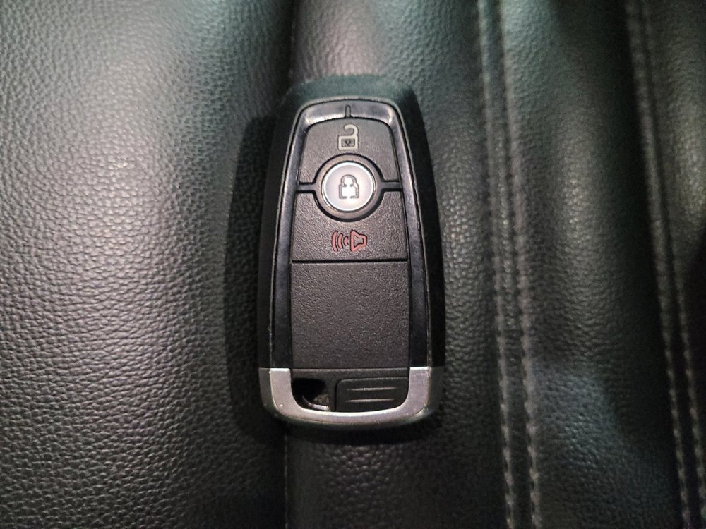 Used 2024 Ford Edge SEL image 32