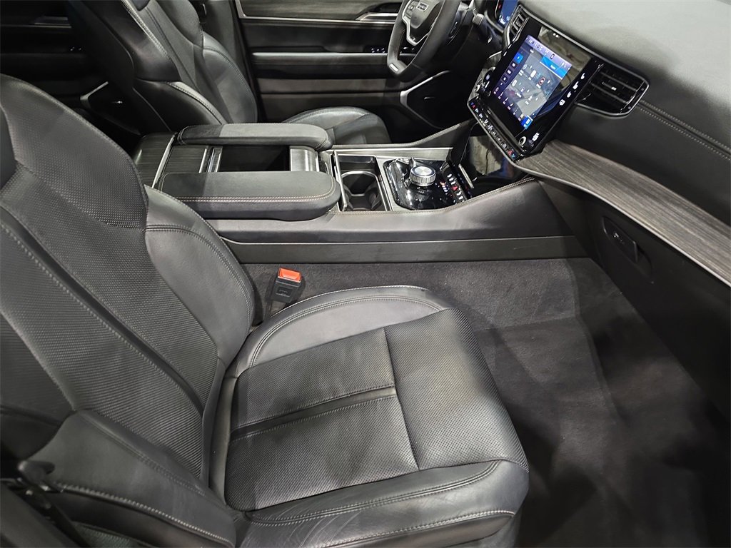 Used 2024 Jeep Wagoneer L Series II w/ Flexible Seating Group image 10