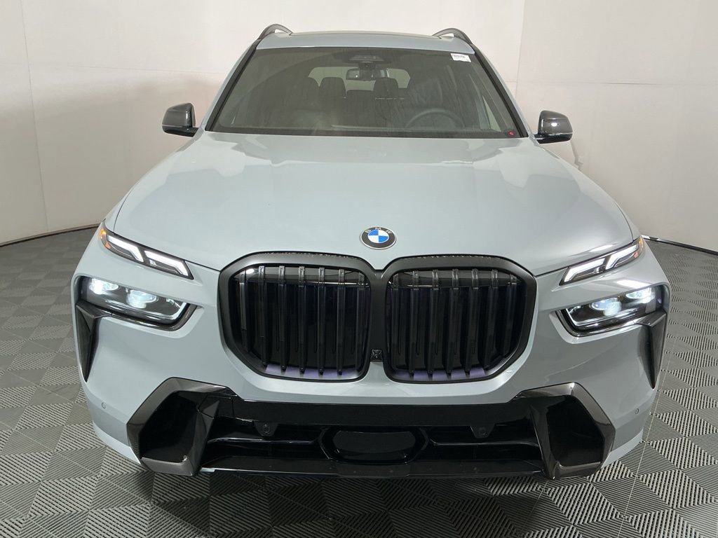 Used 2026 BMW X7 xDrive40i w/ M Sport Package image 3
