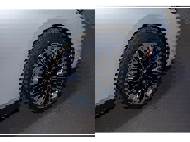 Used 2025 BMW 530i xDrive image 46