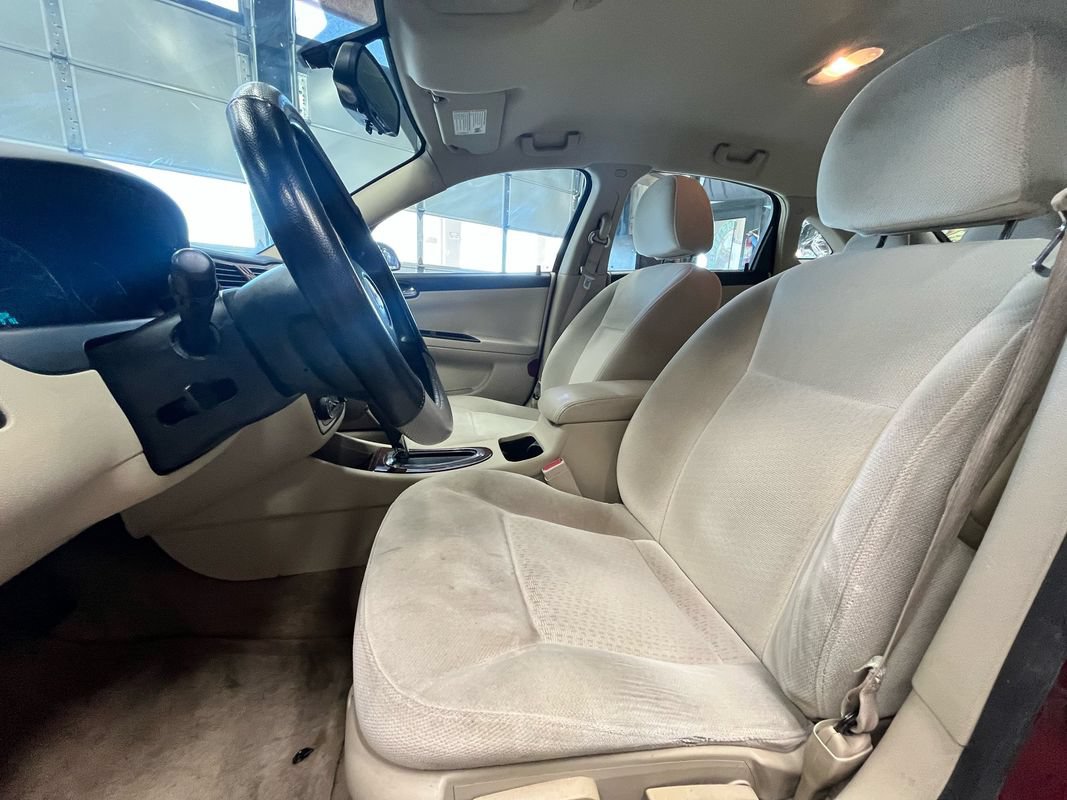 Used 2009 Chevrolet Impala LT FWD image 9