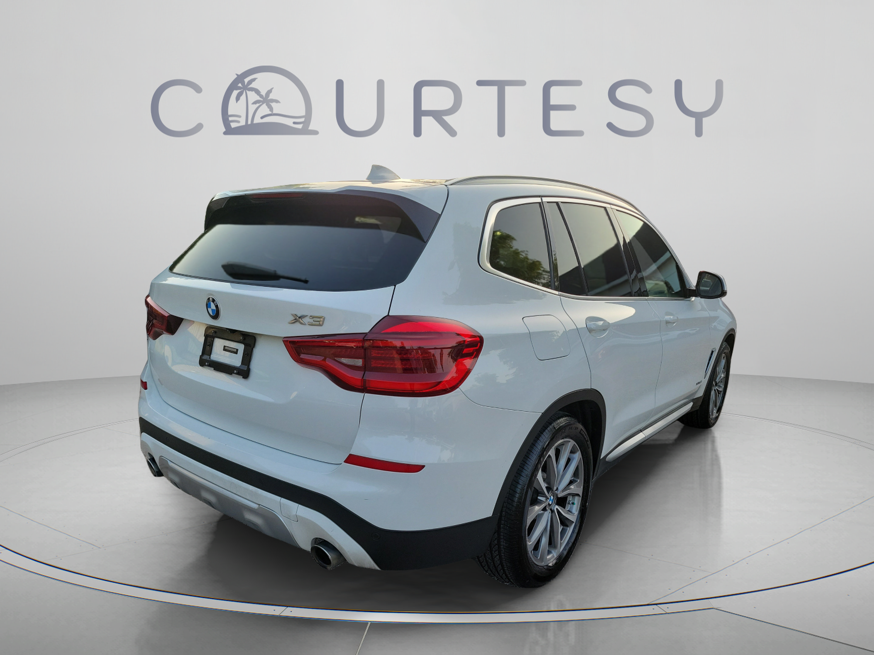 Used 2018 BMW X3 xDrive30i AWD/4WD image 3