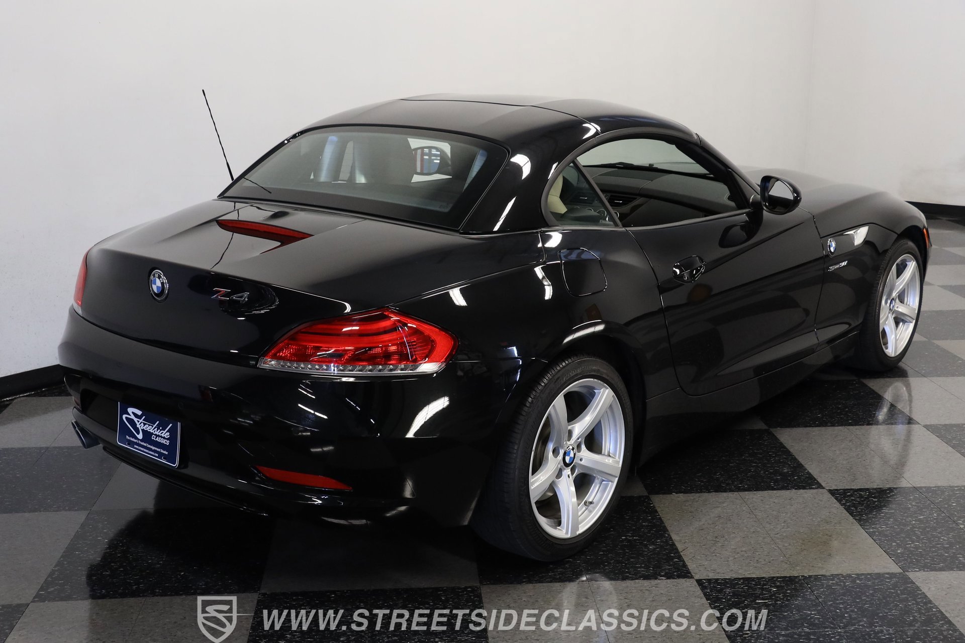 Used 2011 BMW Z4 sDrive30i image 10