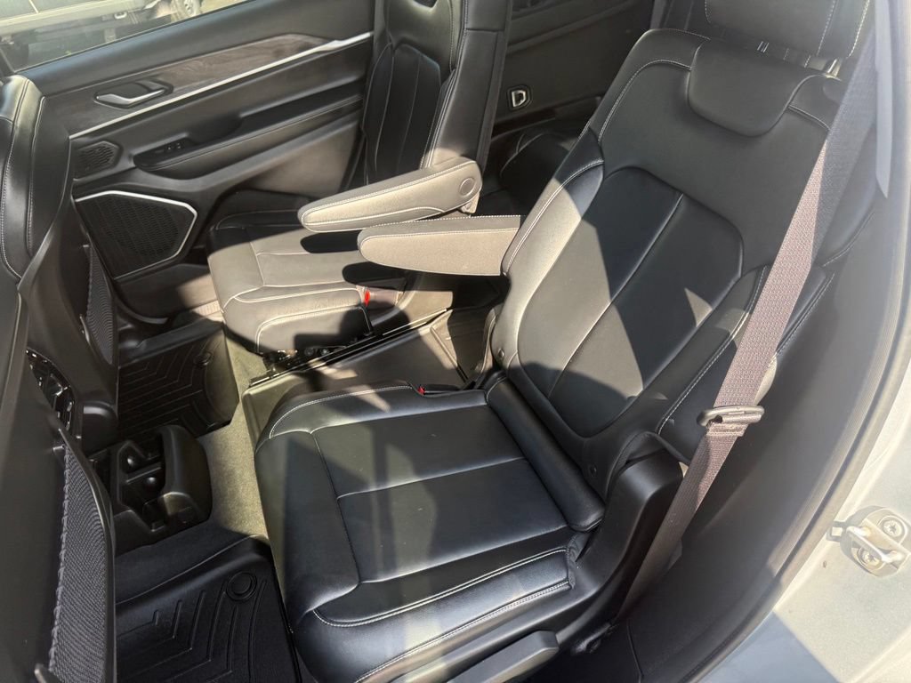 Used 2021 Jeep Grand Cherokee L Limited AWD/4WD image 36