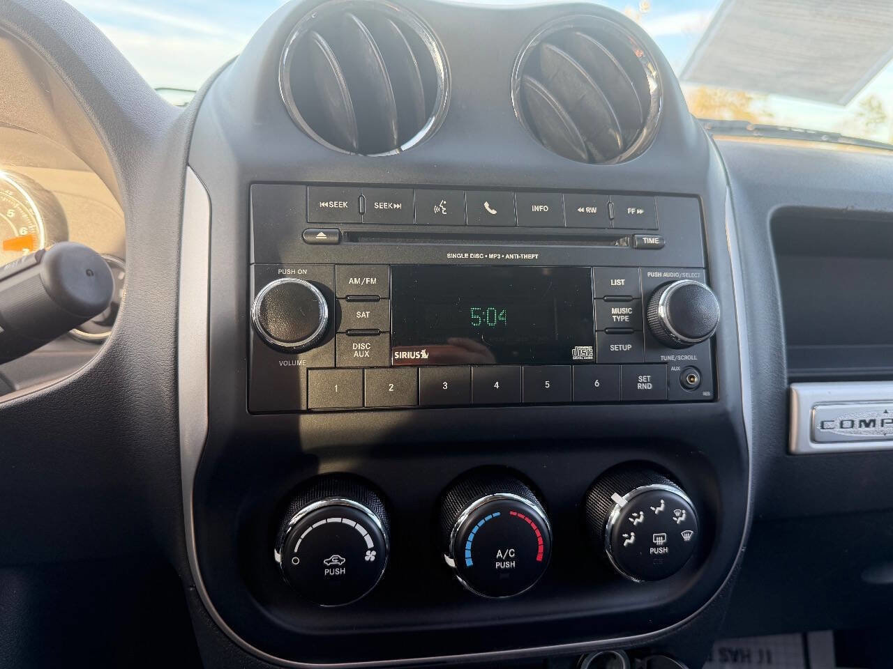 Used 2017 Jeep Compass Latitude image 21