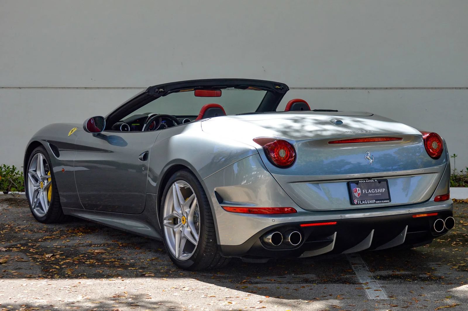 Used 2015 Ferrari California T RWD image 14