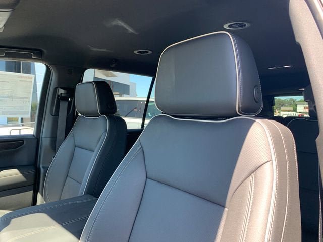 New 2026 GMC Yukon Elevation w/ LPO, Elevation Black Package AWD/4WD image 27