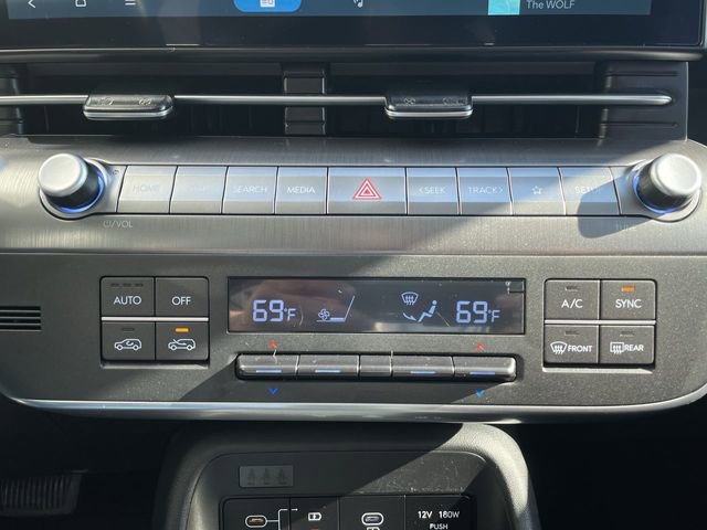 Used 2025 Hyundai Kona SEL AWD/4WD image 18