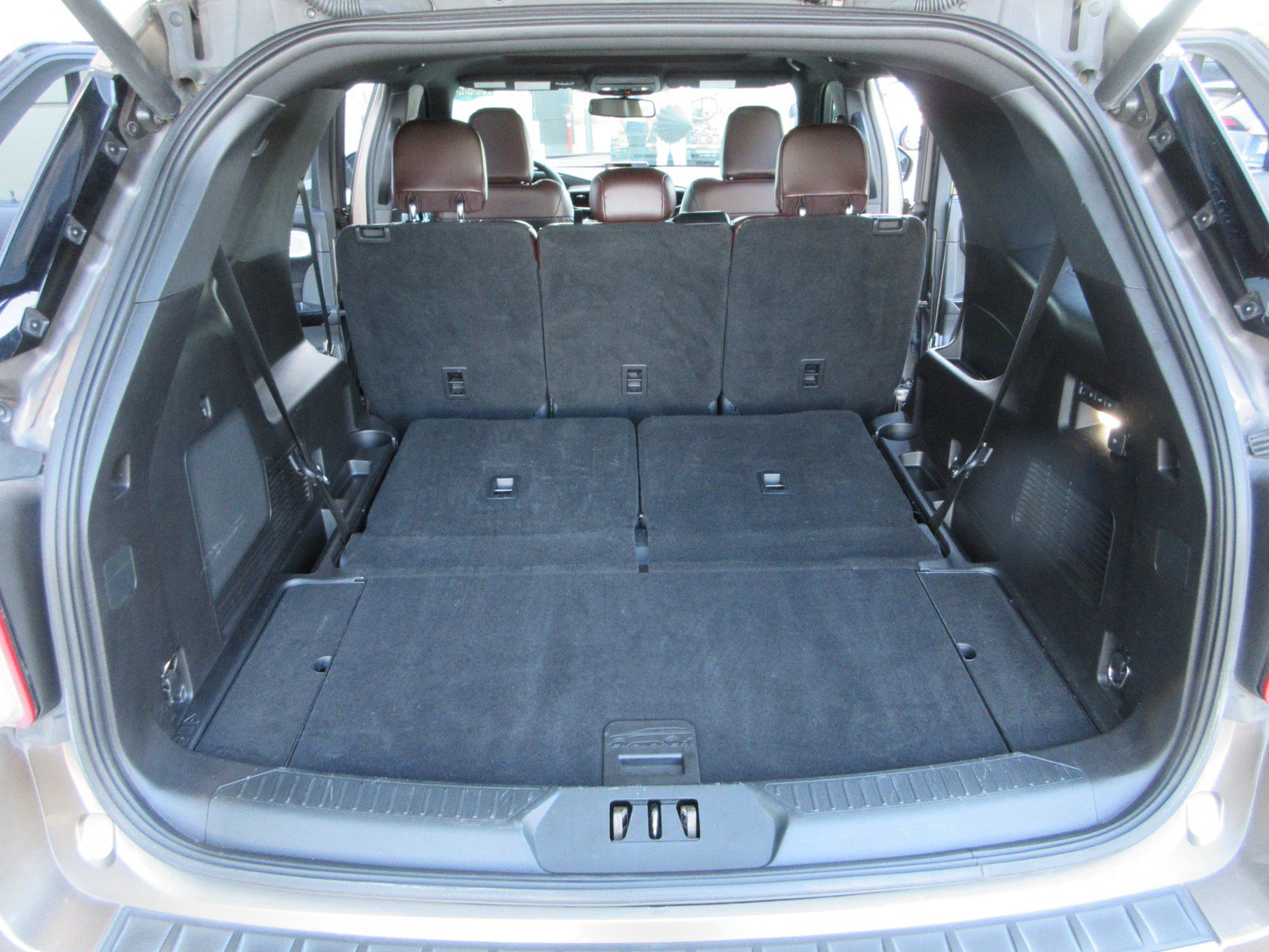 Used 2021 Ford Explorer Platinum w/ Equipment Group 601A AWD/4WD image 61