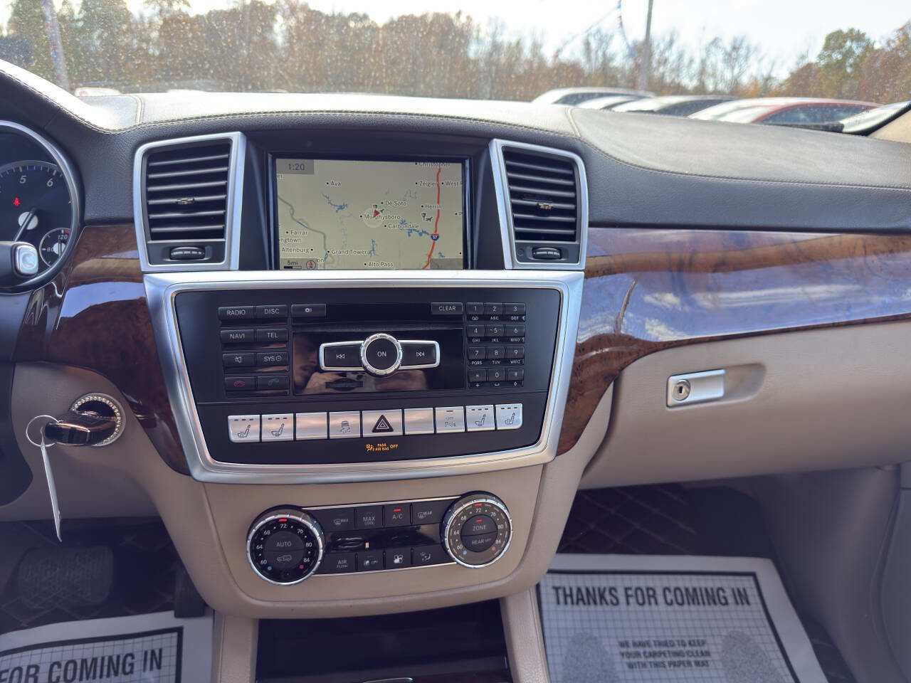 Used 2014 Mercedes-Benz GL 550 4MATIC w/ Driver Assistance Package image 11