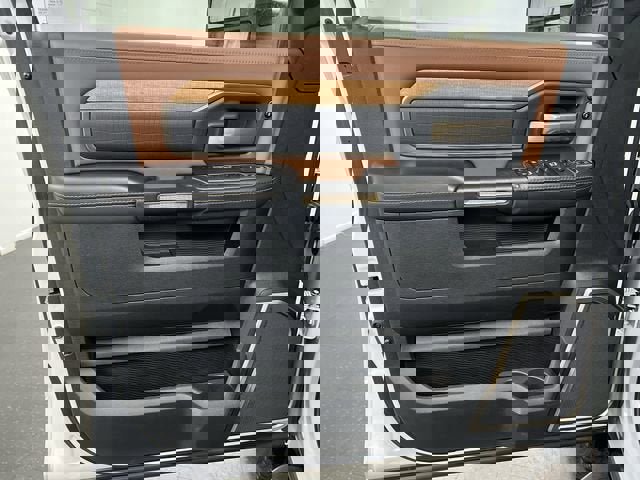 Used 2024 RAM 2500 Limited image 22