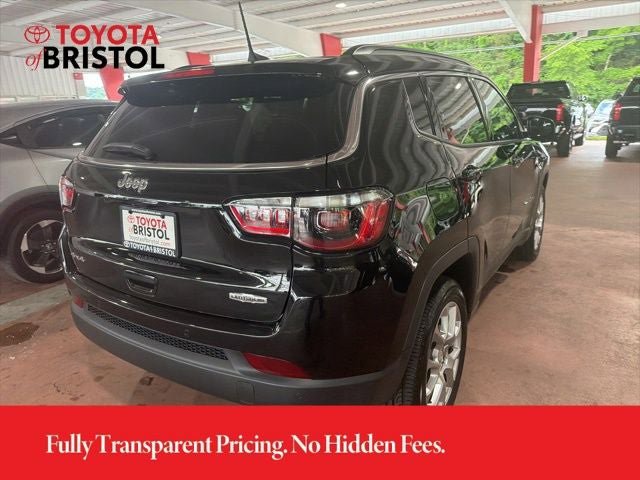 Used 2024 Jeep Compass Latitude w/ Sun and Sound Group AWD/4WD image 10