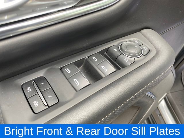 Used 2023 Chevrolet Suburban Premier AWD/4WD image 18