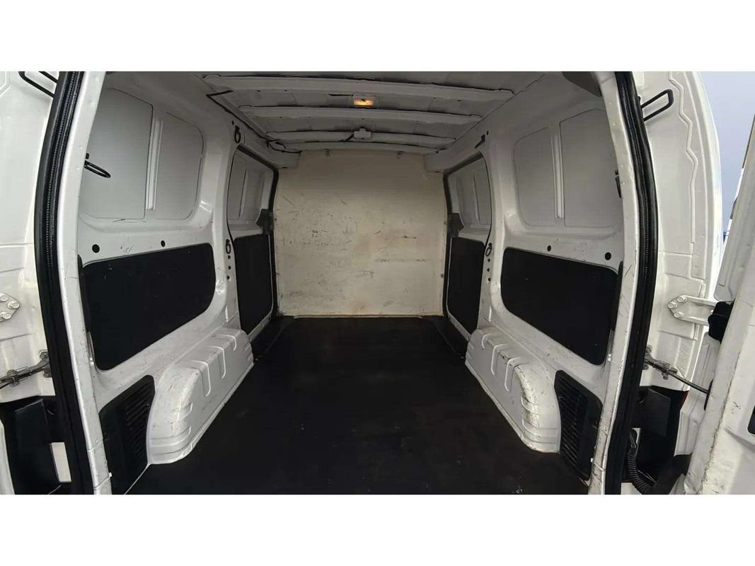 Used 2021 Nissan NV200 S FWD image 17