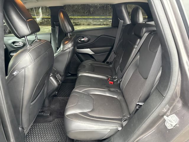 Used 2018 Jeep Cherokee Latitude Plus w/ Comfort/Convenience Group image 15
