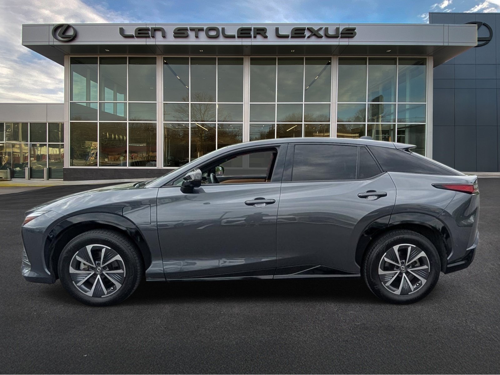 Certified 2023 Lexus RZ 450e Premium w/ Technology Package AWD/4WD image 6