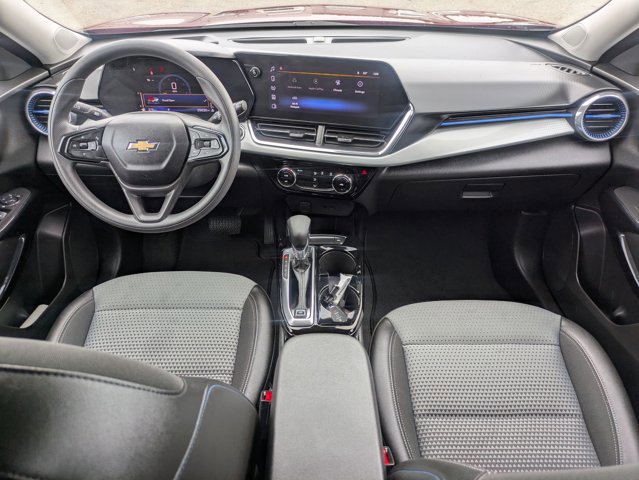 Used 2025 Chevrolet Trax LT image 22