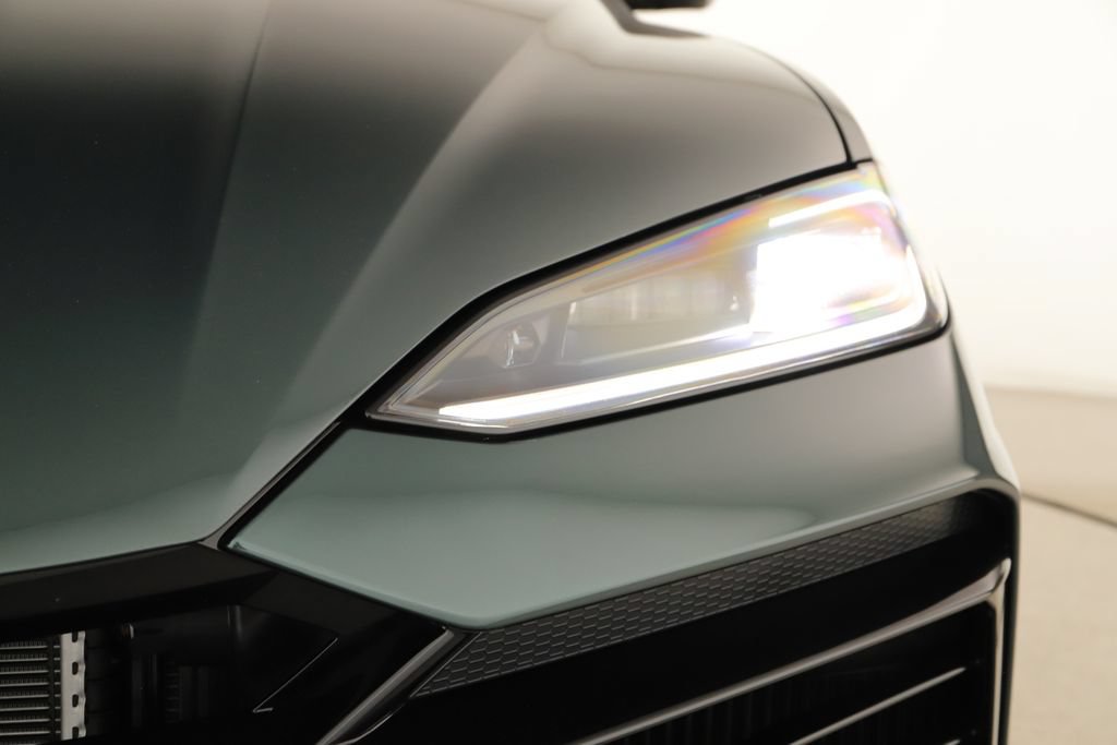 Used 2025 Lamborghini Urus SE AWD/4WD image 42