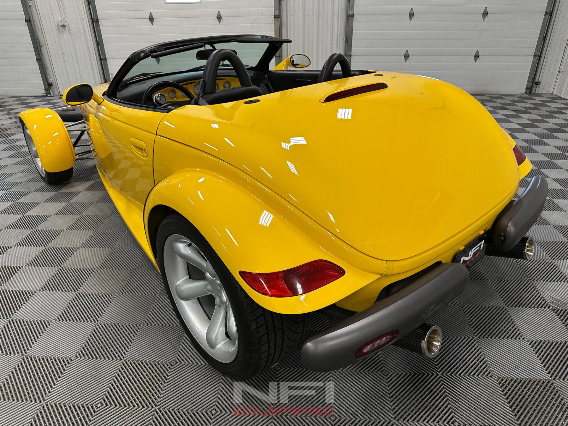 Used 1999 Plymouth Prowler RWD image 18