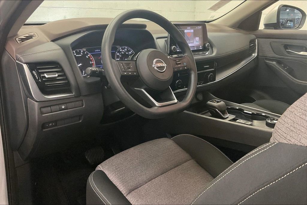 Certified 2022 Nissan Rogue SV image 13