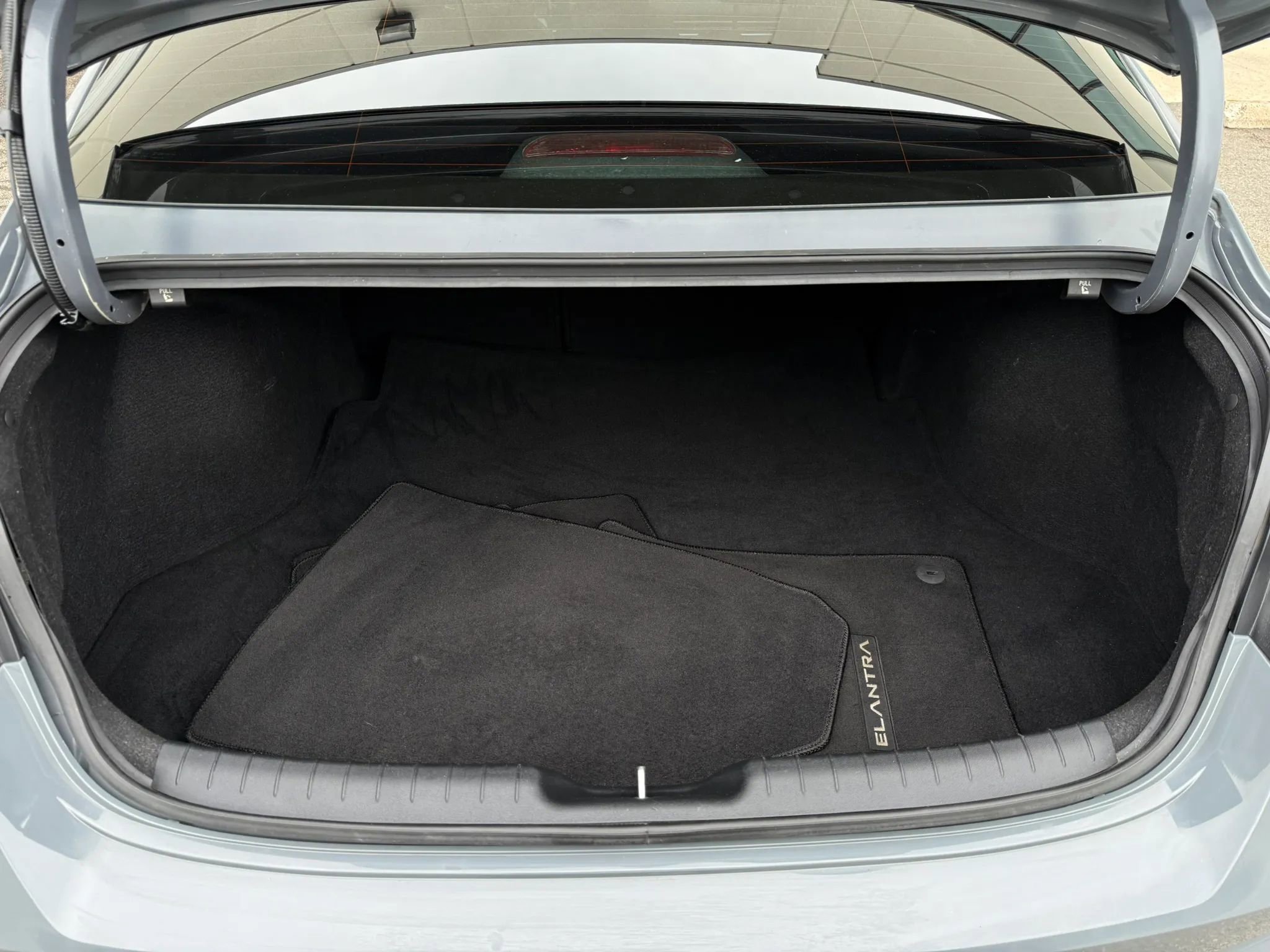 Used 2021 Hyundai Elantra Limited w/ Cargo Package FWD image 29