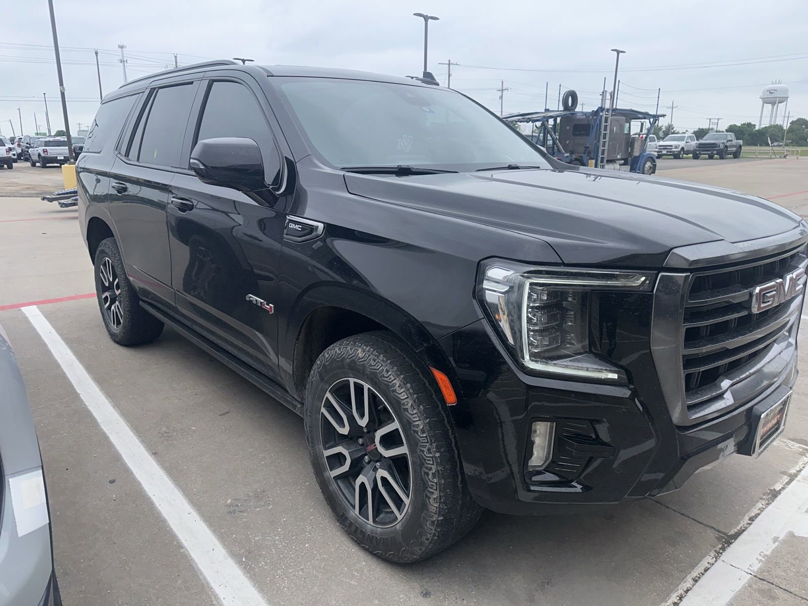 Used 2023 GMC Yukon AT4 AWD/4WD image 5